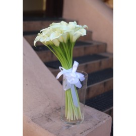 Ваза с 35 белыми каллами