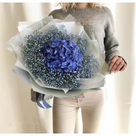 Милашка в саду