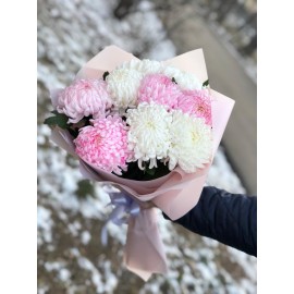Нежный микс из хризантем 