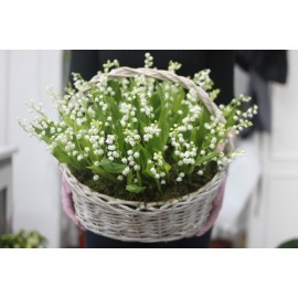 Корзина 75 ландышей 