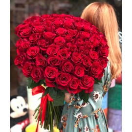 101 красная роза Фридом высота 80 см.