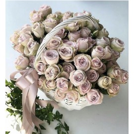 51 роза Мемори Лейн в корзине 