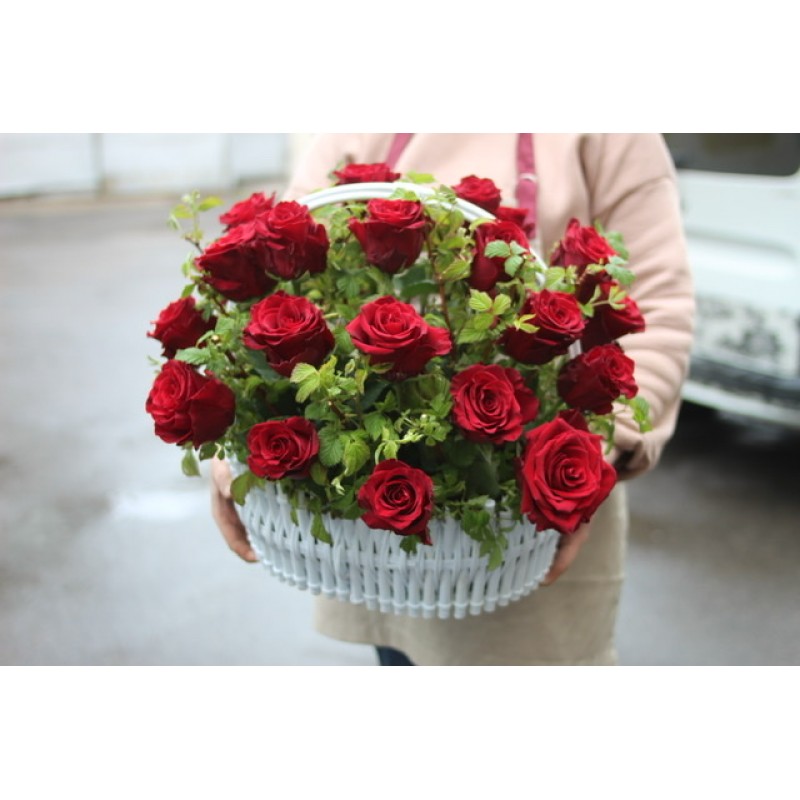 Корзина «25 красных роз»