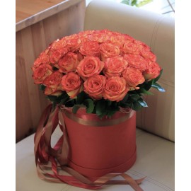 51 оранжевая роза в коробке