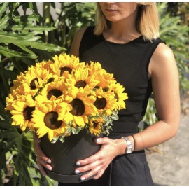 Подсолнухи в шляпе 