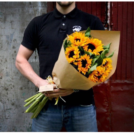 15 подсолнухов в крафте 