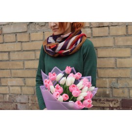 29 нежных тюльпанов